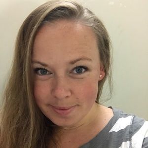 Meet your Posher, Leona